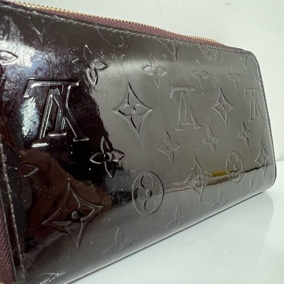 LOUIS VUITTON Amarante Zippy Monogram Vernis Leather Wallet - Picture 4 of 10